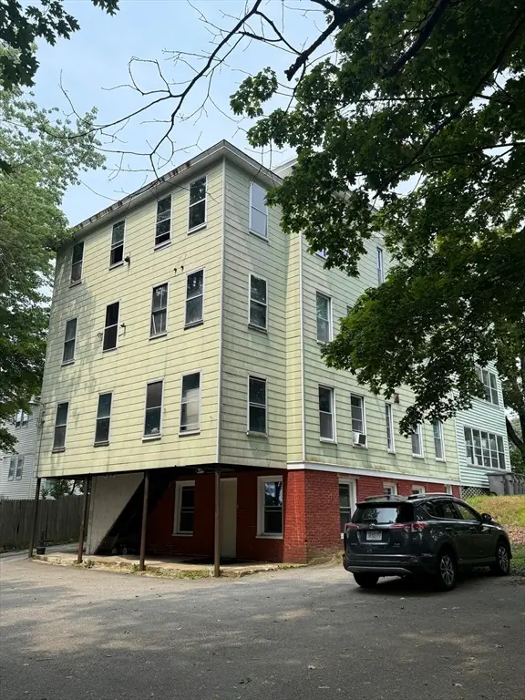 378 Parker St, Gardner, MA 01440 - #3