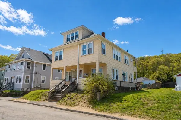 219-221 Rollstone St, Fitchburg, MA 01420