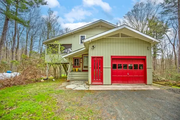 23 Chipmunk Crossing, Tolland, MA 01034