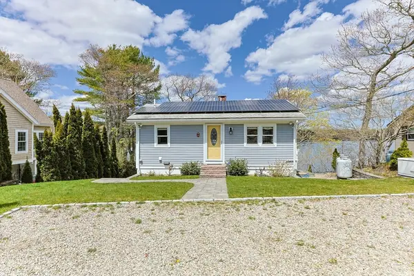 100 Lakeview Blvd, Plymouth, MA 02360