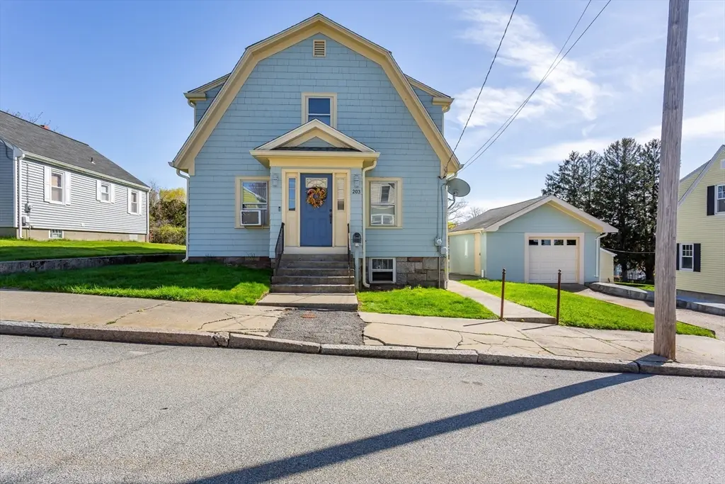 203 Hooper St, Tiverton, RI 02878 - #1