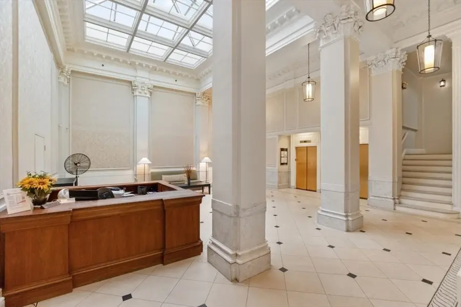 21 Beacon St #7M, Boston, MA 02108 - #3