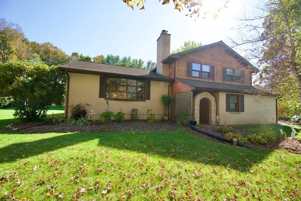 2 Barton St, Granby, MA 01033 - #1
