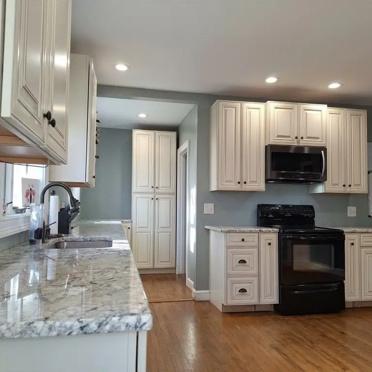 83 Chestnut Street, Gardner, MA 01440 - #3