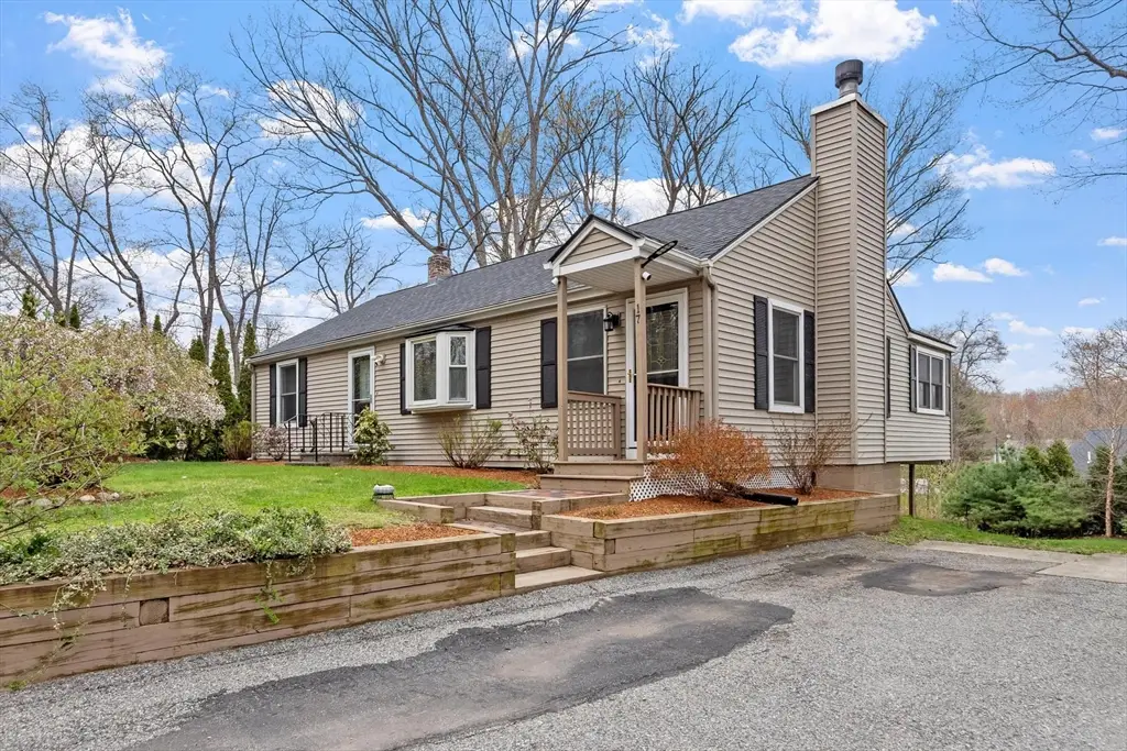 17 Ledgewood Dr., Boylston, MA 01505 - #1