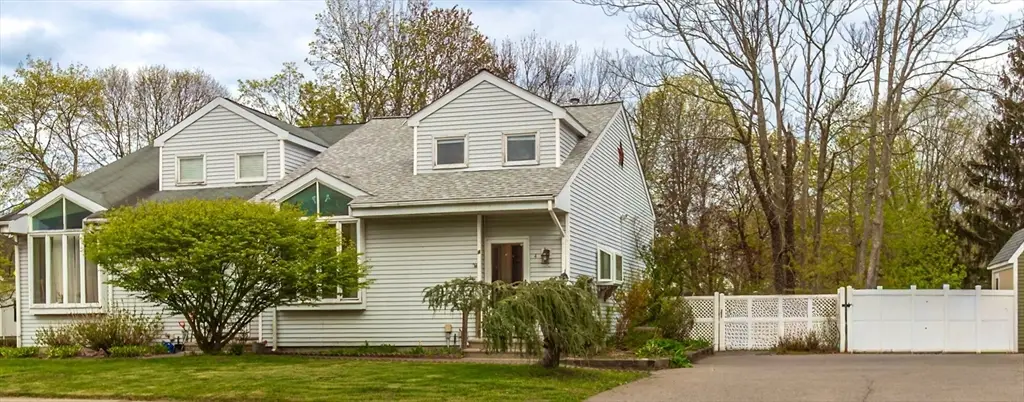 4 Lauren Dr #4, Rockland, MA 02370 - #1