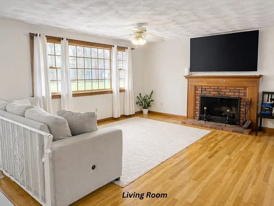 91 Loganberry Dr, Abington, MA 02351 - #3