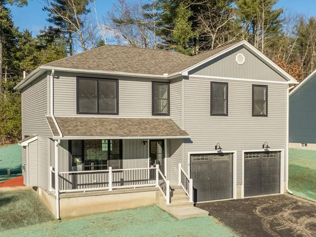 7 High Bluff, Belchertown, MA 01007 - #1