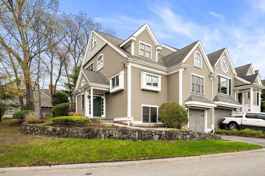 127 Johnson Woods Dr #127, Reading, MA 01867 - #1