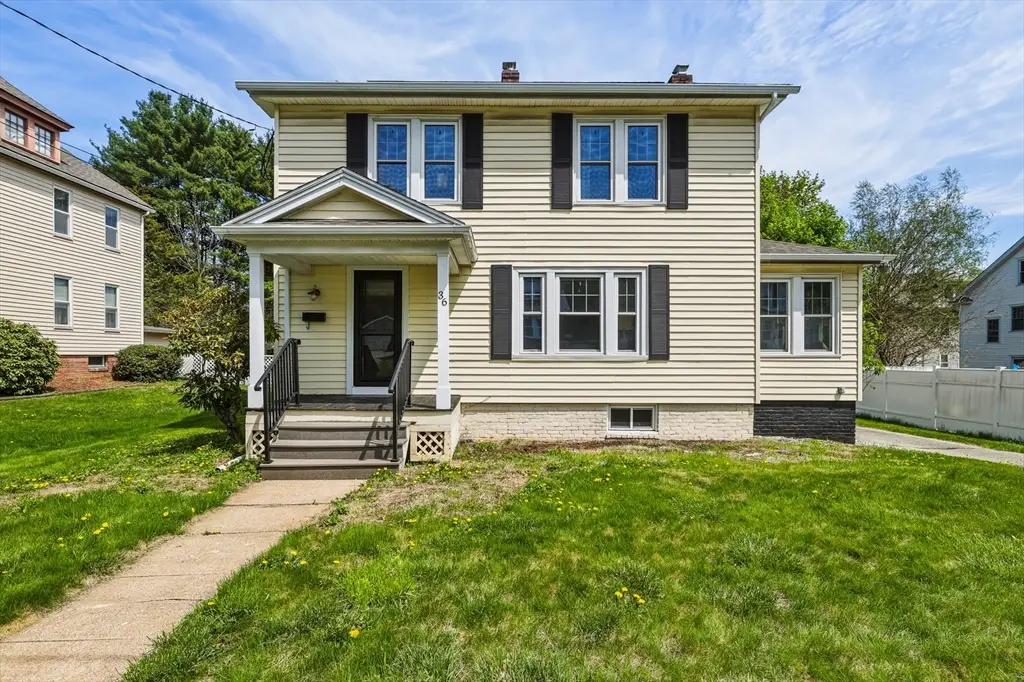 36 Queen St, Holyoke, MA 01040 - #1