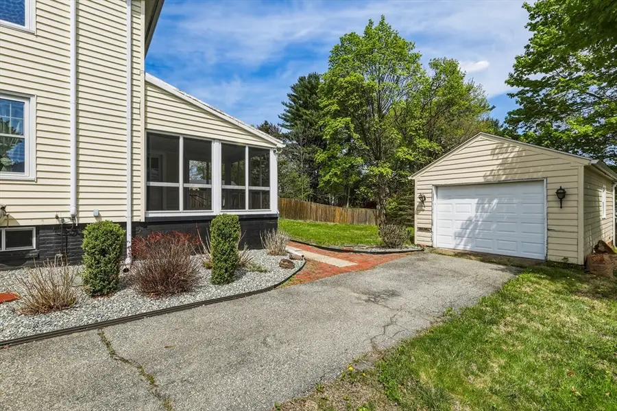 36 Queen St, Holyoke, MA 01040 - #3