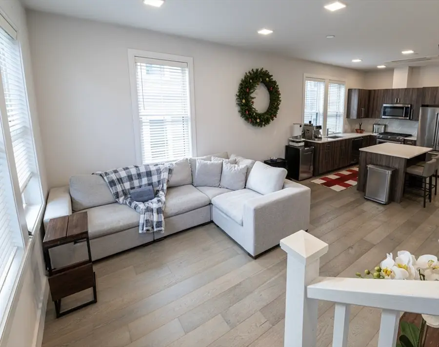 24 Rush St #I, Somerville, MA 02145 - #3