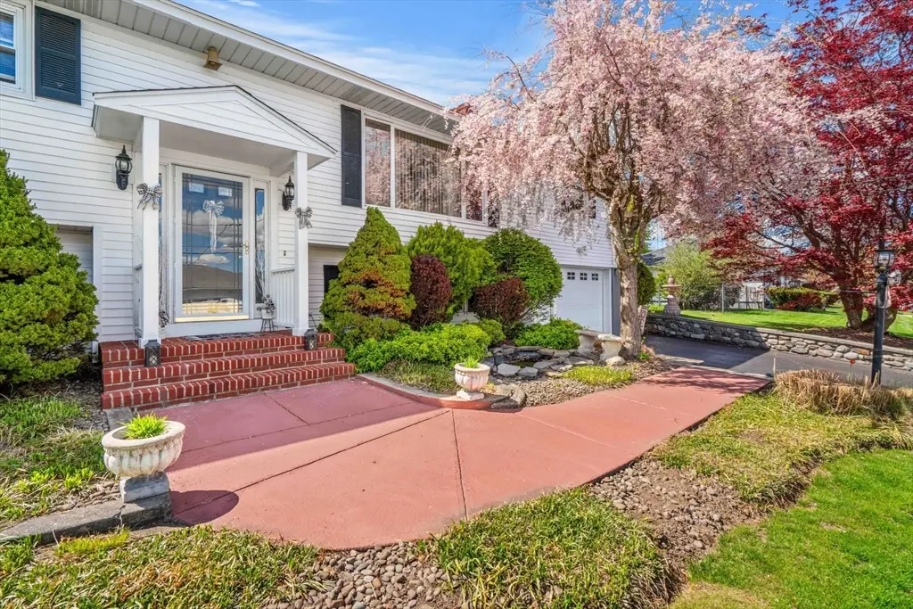 8 Agnes Ter, Methuen, MA 01844 - #1