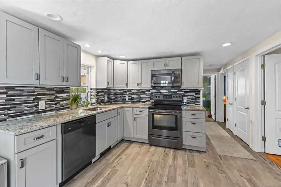 9 Williams St, Dudley, MA 01571 - #3