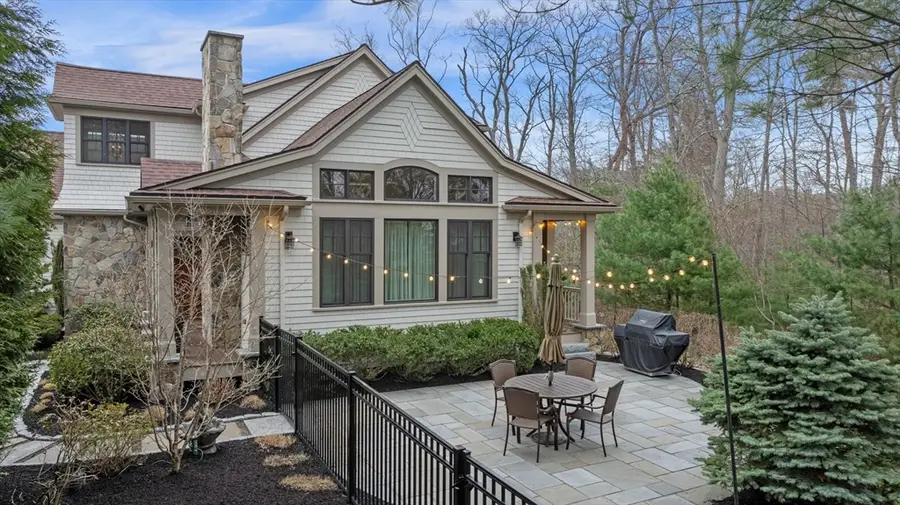 24 Whitehall Cir, Beverly, MA 01915 - #2