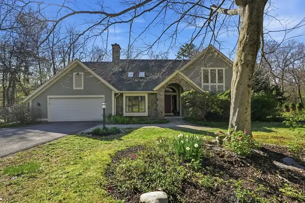 28 Trillium Way, Amherst, MA 01002