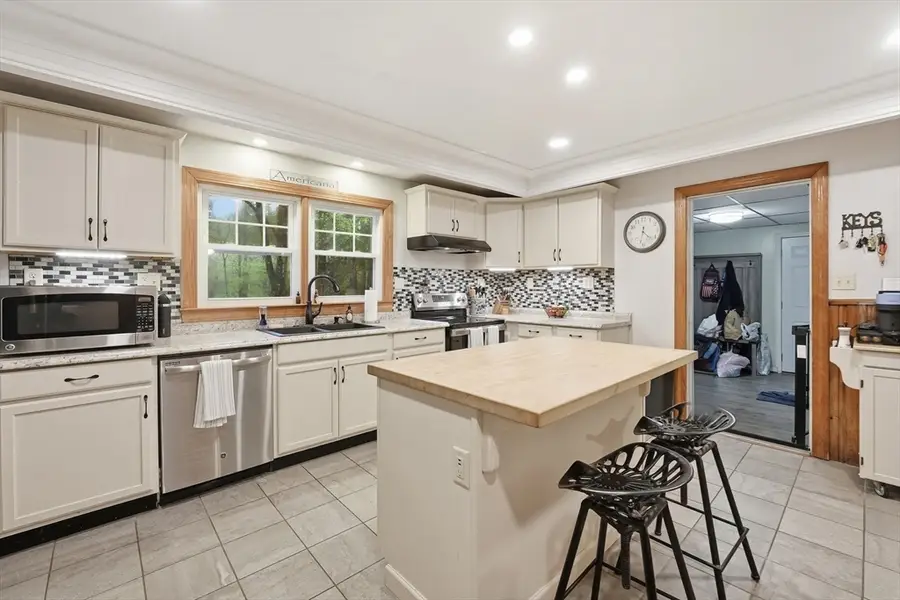 223 S Barre Rd, Barre, MA 01005 - #3
