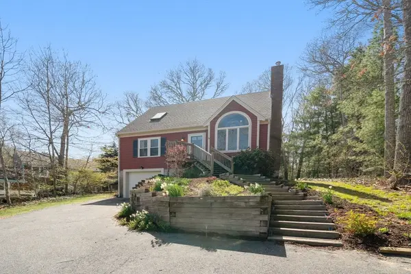 25 Moon Compass Ln, Sandwich, MA 02563