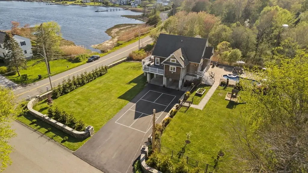 517 Pearse Rd, Swansea, MA 02777 - #1