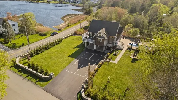 517 Pearse Rd, Swansea, MA 02777