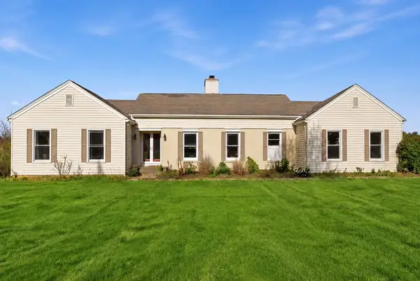 76 Fiske Hill Rd, Sturbridge, MA 01566