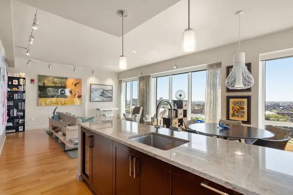 400 Stuart Street #16E, Boston, MA 02116
