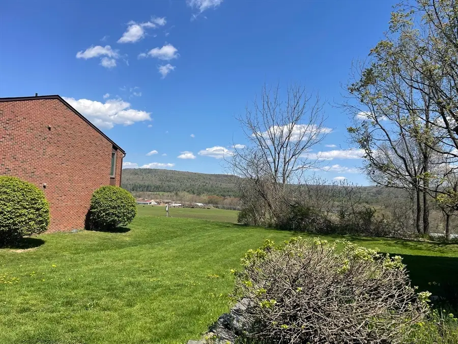 222 North East St #1, Amherst, MA 01002 - #3
