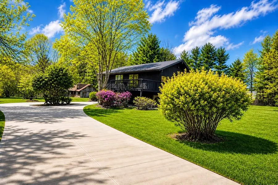 504 Skyline Trl, Chester, MA 01011 - #2