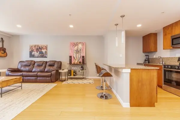 16 Miner St #306, Boston, MA 02215