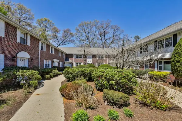 21 Westerly St #3, Wellesley, MA 02482