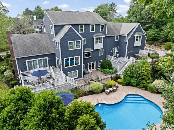 160 Hillcrest Rd, Marshfield, MA 02050
