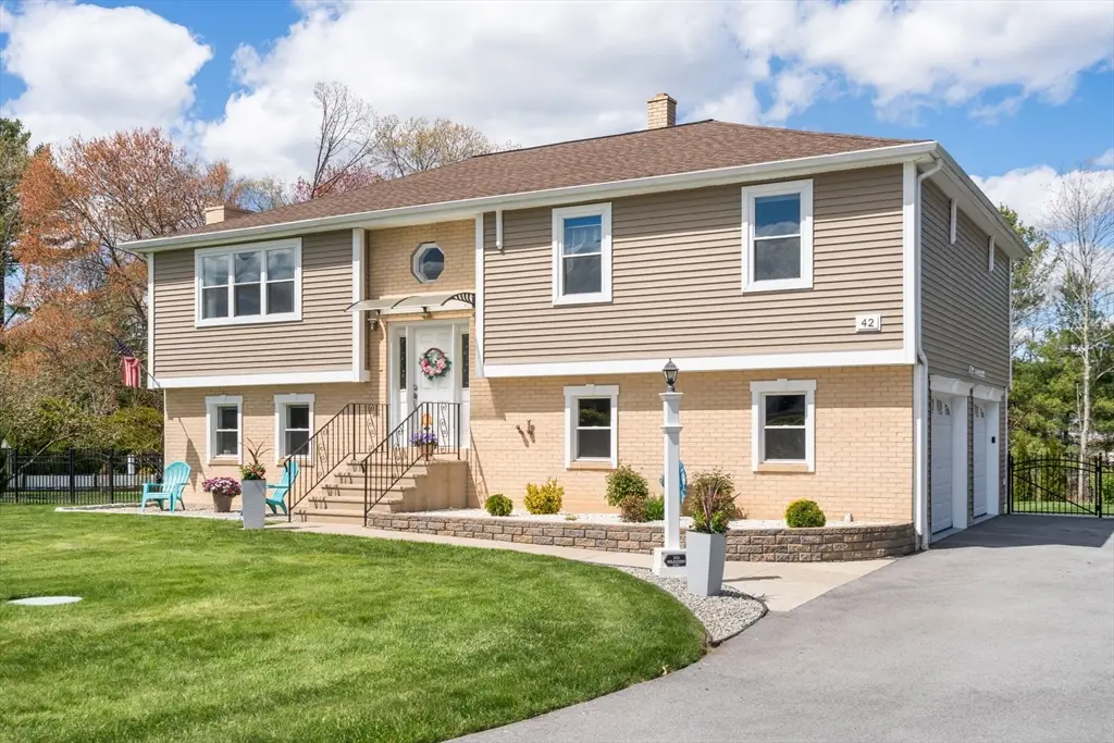 42 Eagle Dr, Dudley, MA 01571 - #1