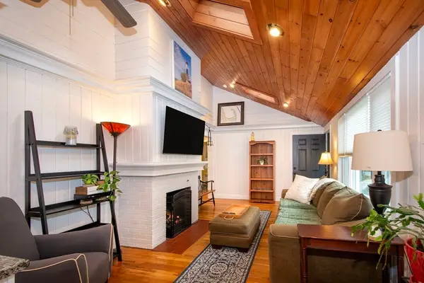 59 Geordan Ave, Wrentham, MA 02093