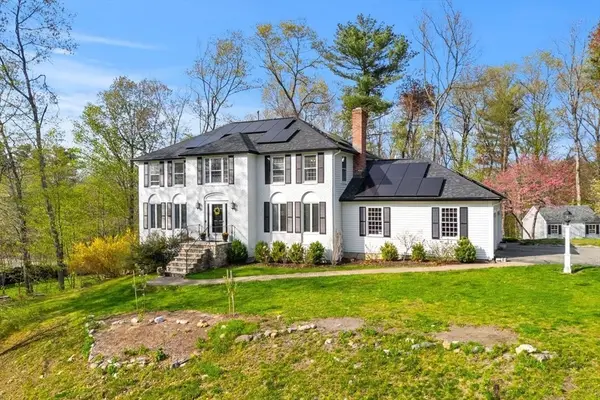 4 Greybirch Rd, Andover, MA 01810