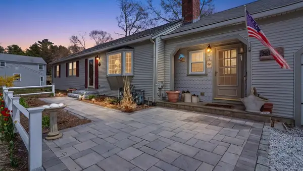 53 Hadrada Ln, Barnstable, MA 02632