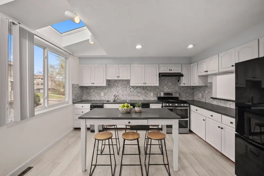 255 North Rd #10, Chelmsford, MA 01824 - #1