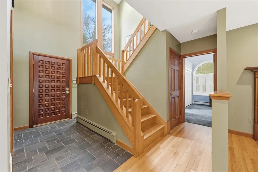 9 Upton St, Dunstable, MA 01827 - #3