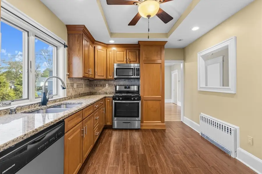 86 Newport St, Fall River, MA 02720 - #3