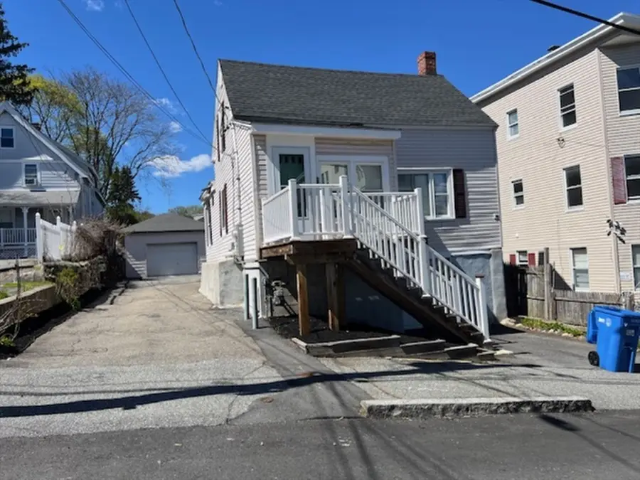 20 Montgomery St, Lawrence, MA 01841 - #3