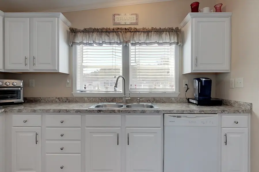 5 Asher Ln, Pepperell, MA 01463 - #3