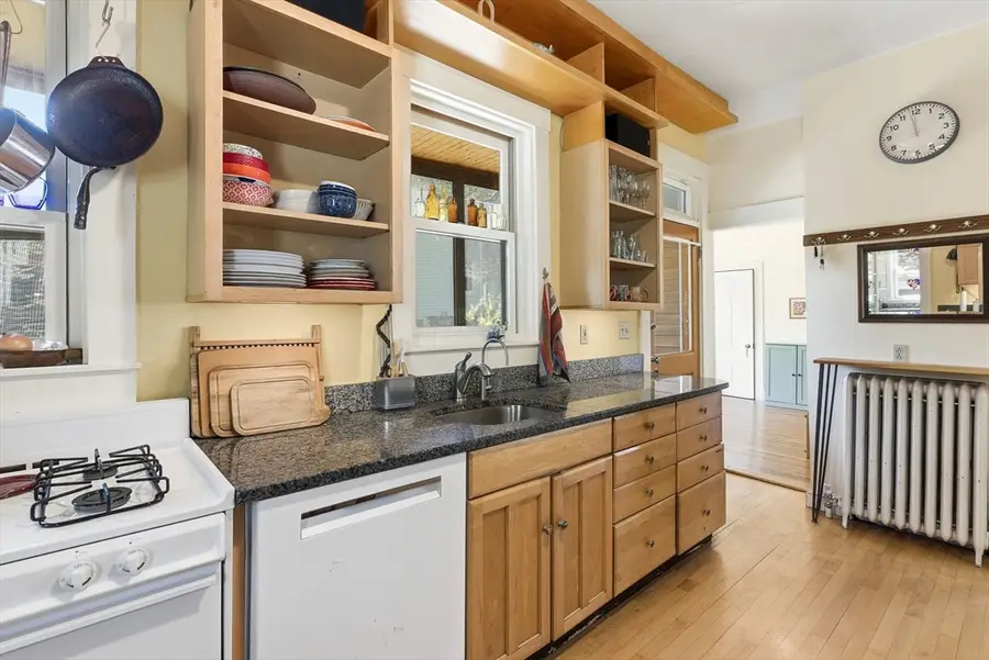 26 Hamlet St #1, Somerville, MA 02143 - #2