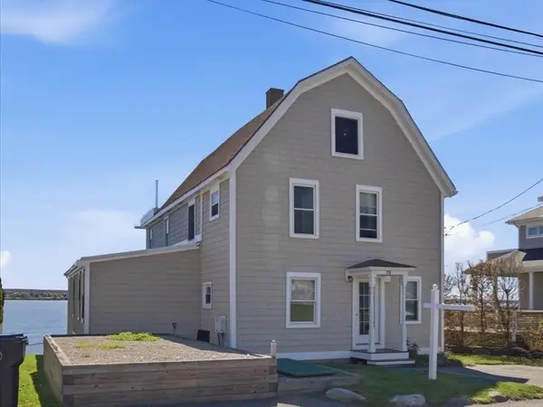 38 Aquidneck Avenue, Portsmouth, RI 02871