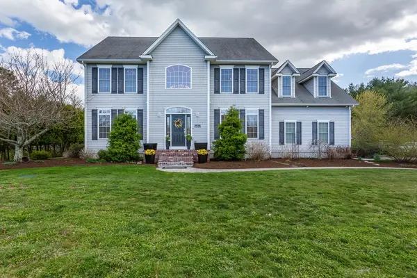 6 Evergreen Dr, Acushnet, MA 02743
