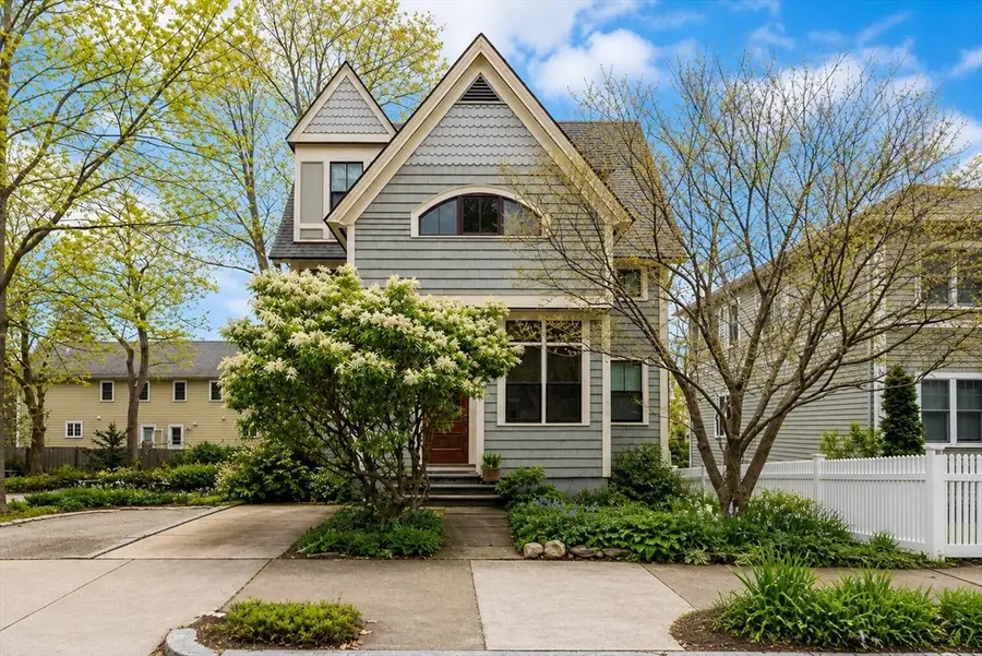 26 Circuit Ave, Newton, MA 02461 - #2