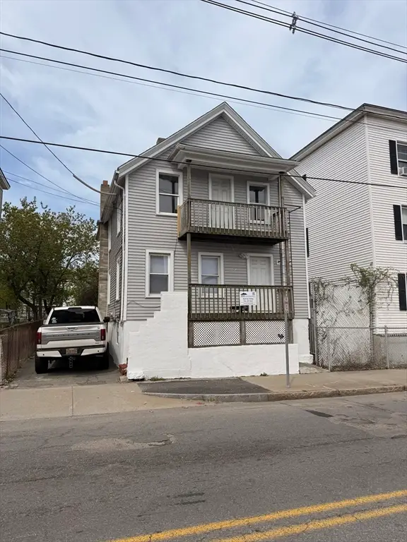 207 Belleville Ave, New Bedford, MA 02746