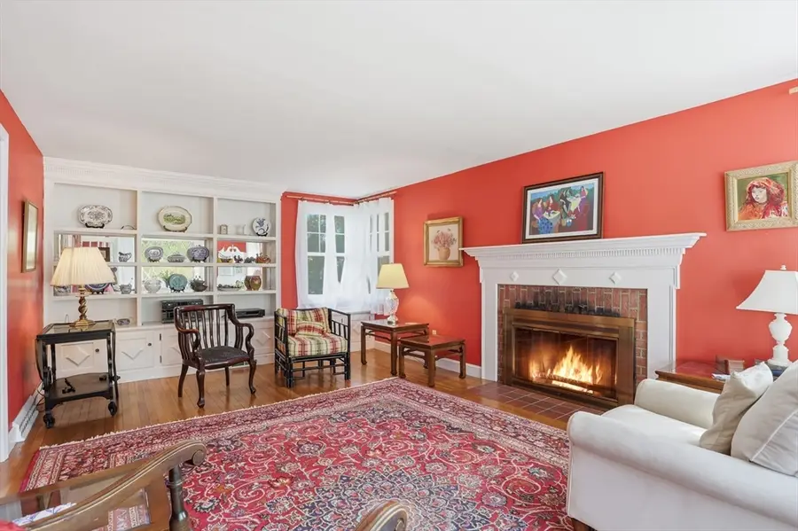 3 Linden St, Chelmsford, MA 01824 - #2