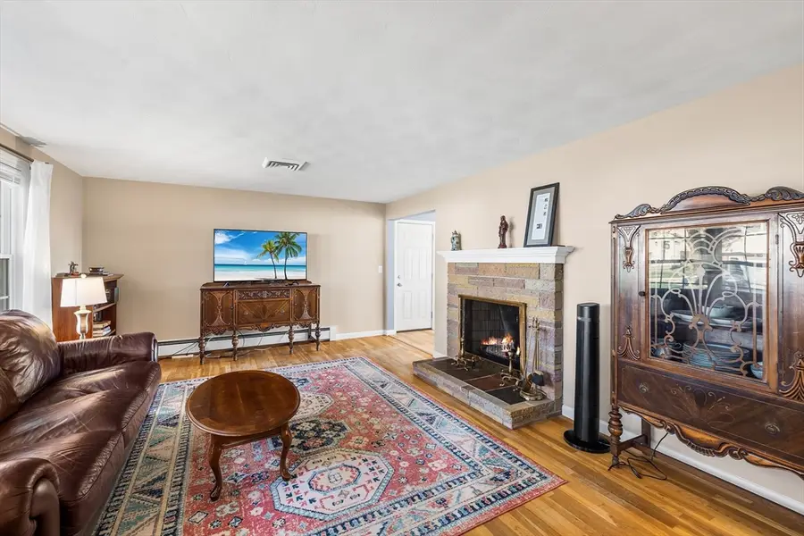 26 Mount Vernon Cir, Lawrence, MA 01843 - #3