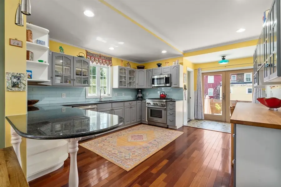 29 Pearl St, Natick, MA 01760 - #3
