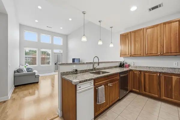 3 Harvest Dr #310, North Andover, MA 01845