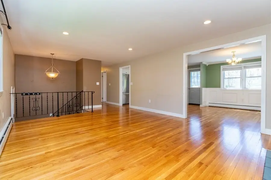 4 Clearview Dr, Milford, MA 01757 - #3